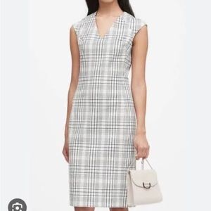 Banana Republic plaid stretchy sheath dress